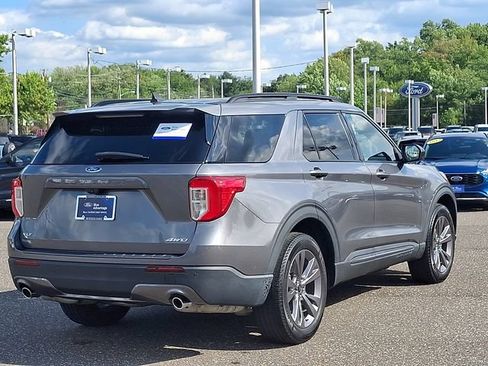 Used 2022 Ford Explorer XLT w/ Equipment Group 202A AWD/4WD image 6