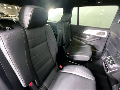Certified 2025 Mercedes-Benz GLS 450 4MATIC image 19