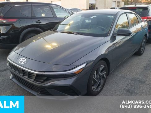 Used 2025 Hyundai Elantra Sport image 24