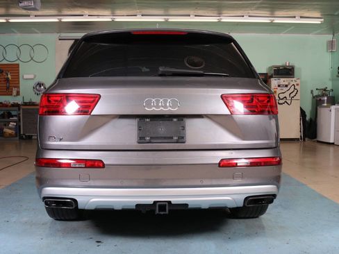 Used 2018 Audi Q7 3.0T Prestige w/ Prestige Package image 14