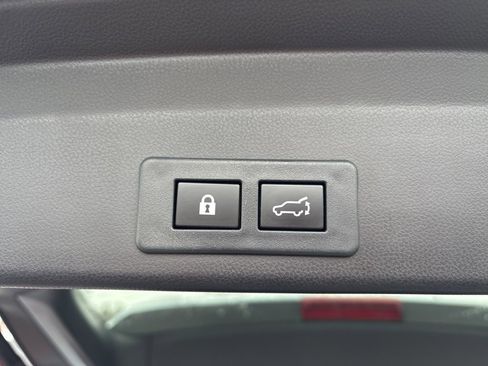 Certified 2023 Subaru Ascent Limited w/ Technology Package image 27