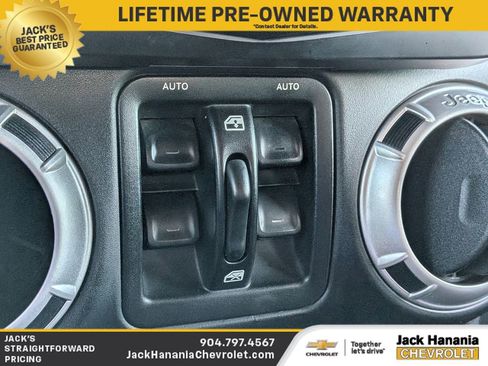 Used 2014 Jeep Wrangler Unlimited Rubicon w/ Connectivity Group image 19