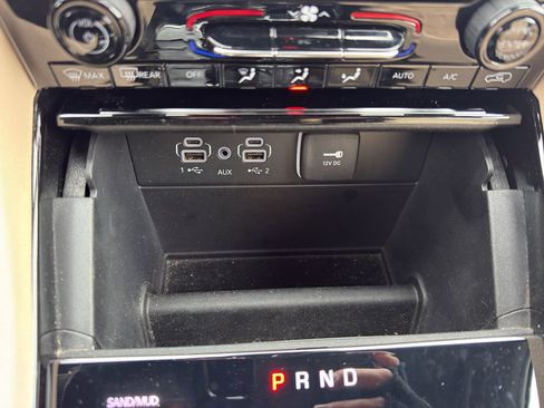 Used 2023 Jeep Grand Cherokee Limited image 20