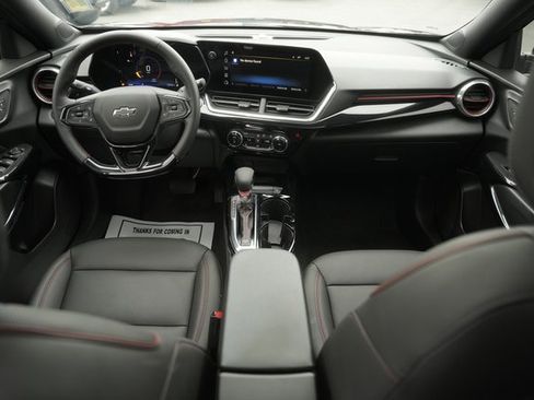 Used 2025 Chevrolet Trax RS w/ Sunroof Package image 21