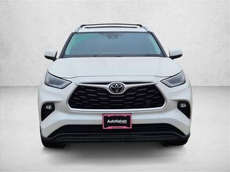 Used 2021 Toyota Highlander XLE video 2