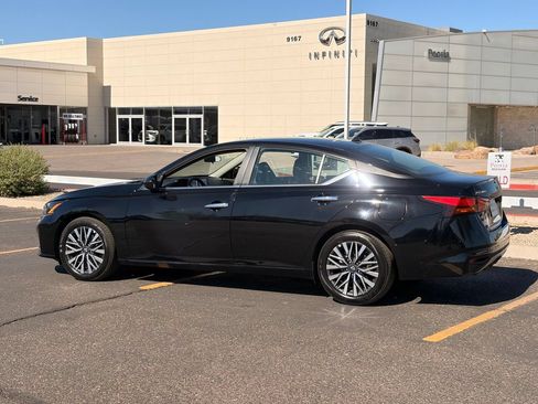 Certified 2025 Nissan Altima 2.5 SV FWD image 4