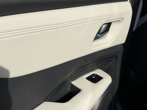 Certified 2023 Nissan Ariya AWD image 26