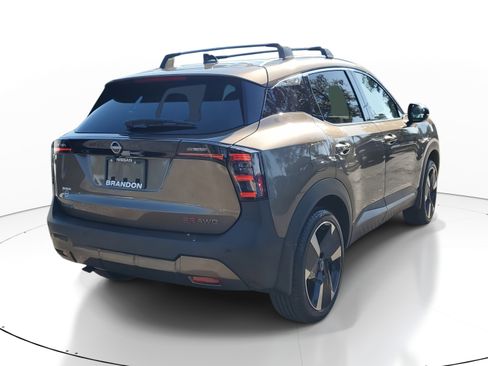 New 2026 Nissan Kicks SR w/ SR Premium Package AWD/4WD image 7