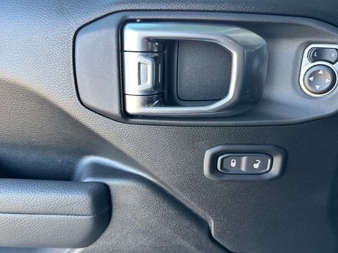 New 2026 Jeep Gladiator Sport image 10