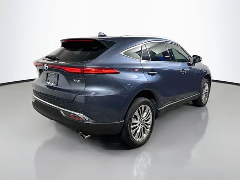 Used 2023 Toyota Venza XLE AWD/4WD image 4