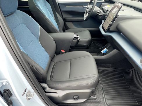 New 2026 Volvo EX30 Plus w/ Protection Package Premier image 9