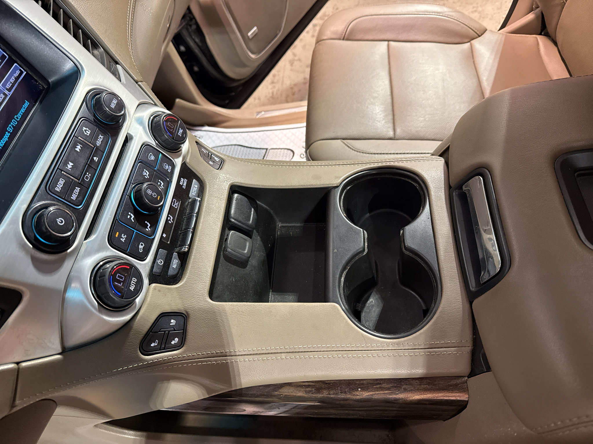 Used 2019 GMC Yukon XL SLT w/ Open Road Package AWD/4WD image 21