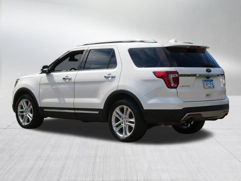 Used 2017 Ford Explorer Limited w/ Class II Trailer Tow Package AWD/4WD image 5