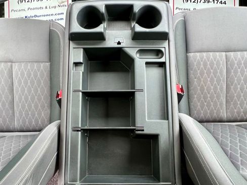 Used 2023 Nissan Titan SV image 32