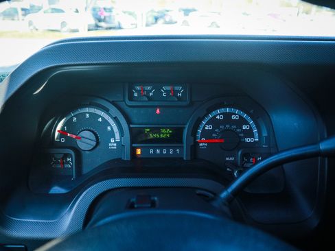 Used 2014 Ford E-250 and Econoline 250 Extended w/ Power Group image 20