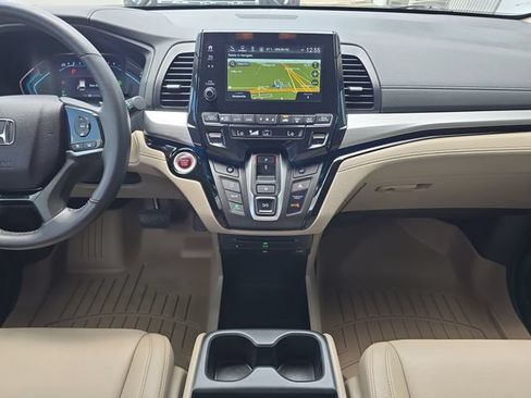 Used 2023 Honda Odyssey Touring image 13