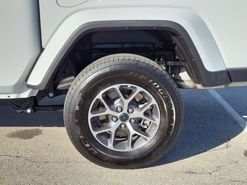 New 2025 Jeep Gladiator Sport AWD/4WD image 7