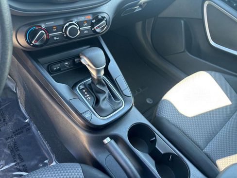Used 2025 Kia Soul LX w/ LX Technology Package FWD image 41