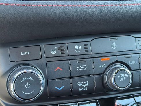 Used 2024 Dodge Durango GT image 18