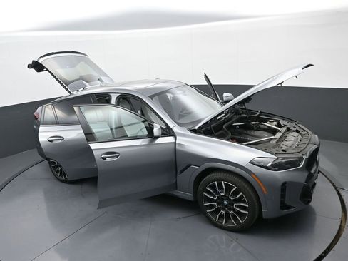 Used 2024 BMW X6 xDrive40i w/ Premium Package image 38