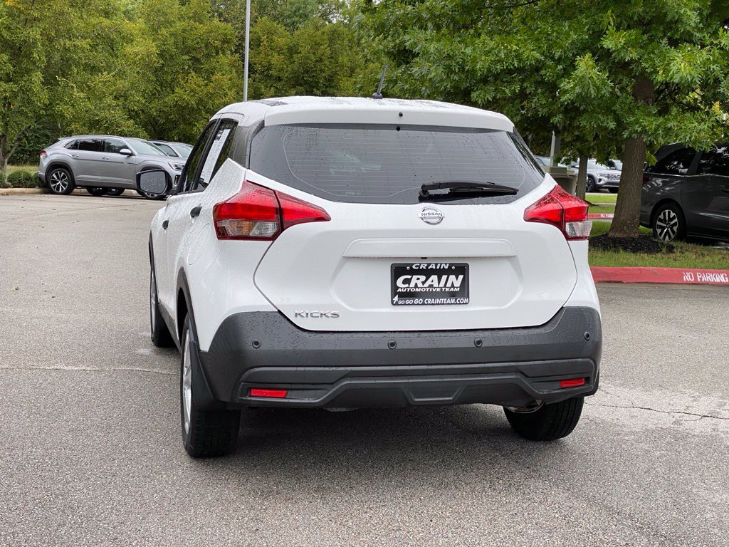 Used 2020 Nissan Kicks S FWD image 5