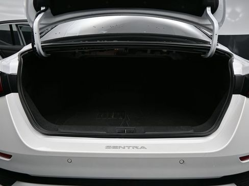 Used 2025 Nissan Sentra SR w/ SR Premium Package FWD image 26