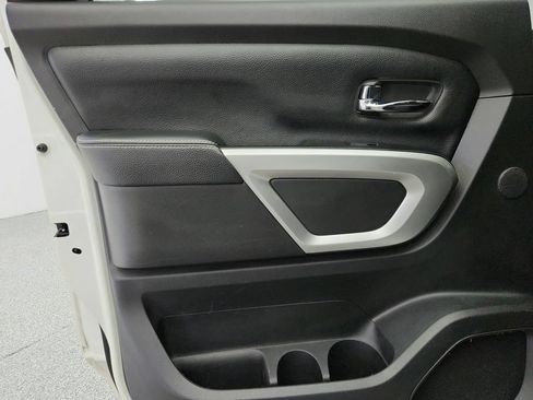 Used 2018 Nissan Titan PRO-4X AWD/4WD image 27
