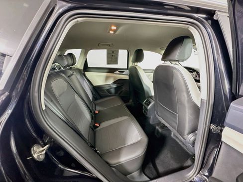 Used 2026 Volkswagen Taos SE FWD image 29