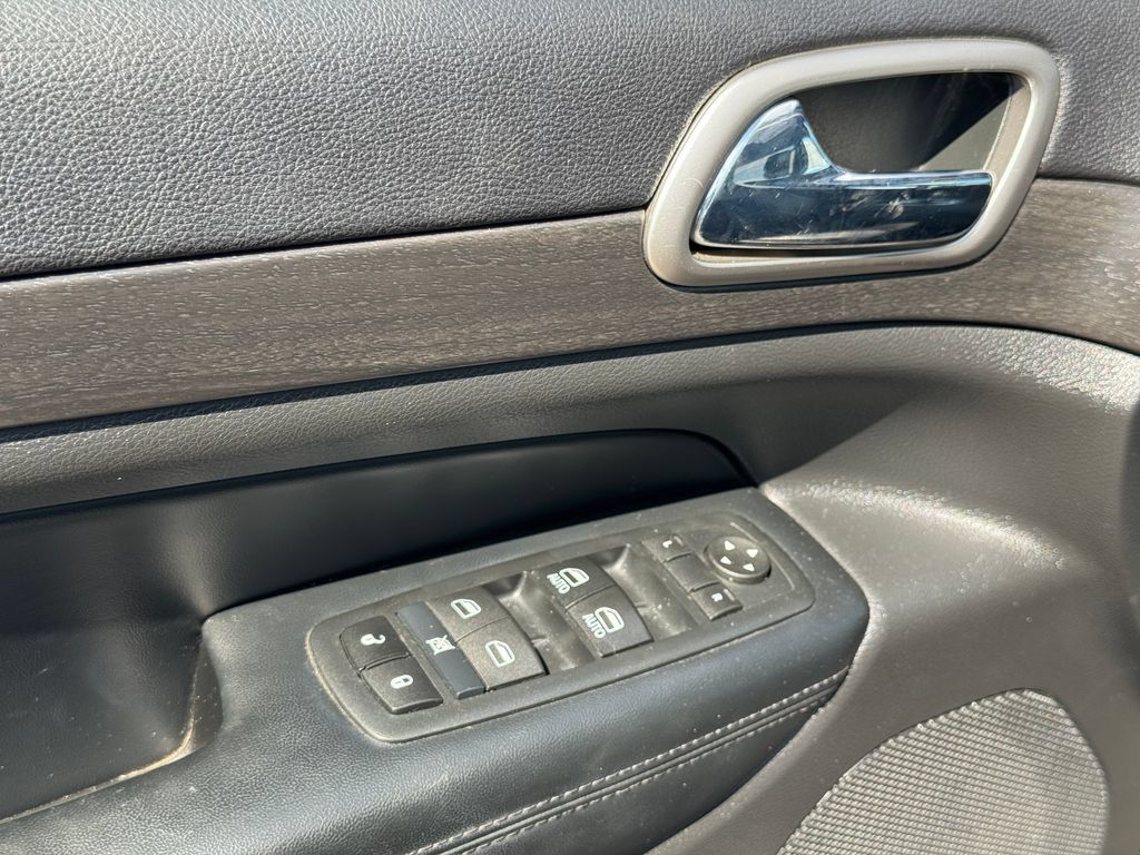 Used 2017 Jeep Grand Cherokee Altitude AWD/4WD image 19