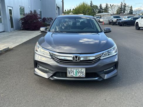 Used 2017 Honda Accord EX-L image 7