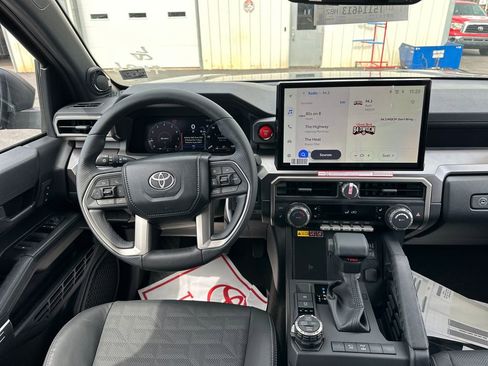 New 2026 Toyota 4Runner TRD Off-Road Premium AWD/4WD image 17