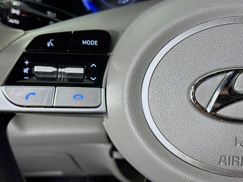 Used 2023 Hyundai Elantra Blue image 13