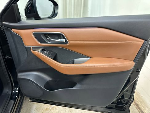 Certified 2024 Nissan Rogue Platinum image 27