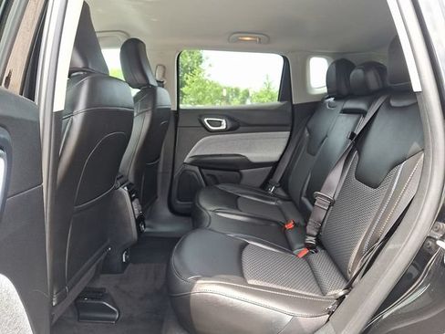 Used 2022 Jeep Compass Latitude FWD image 10