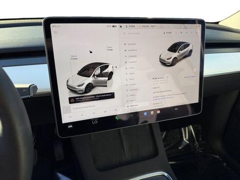 Used 2025 Tesla Model Y Long Range image 11