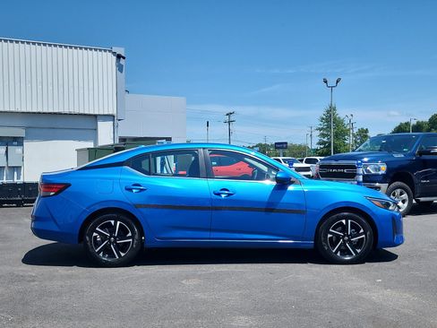 Used 2025 Nissan Sentra SV FWD image 6
