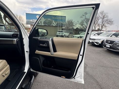 Used 2019 Toyota 4Runner SR5 Premium AWD/4WD image 31