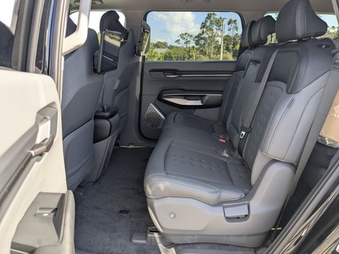 New 2026 Kia EV9 Wind image 17