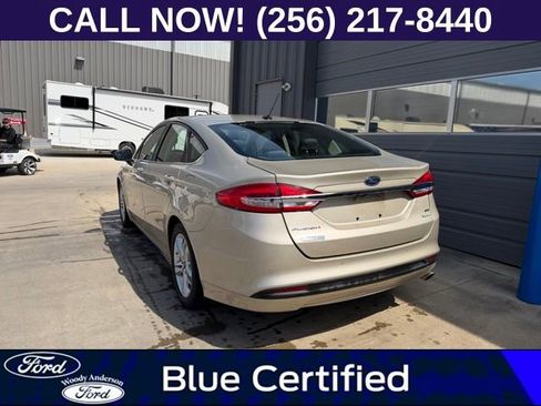 Used 2018 Ford Fusion SE w/ Fusion SE Technology Package image 4