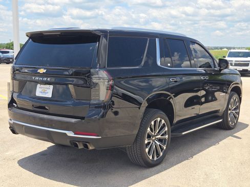 Certified 2025 Chevrolet Tahoe High Country AWD/4WD image 3