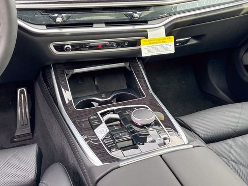 New 2026 BMW X7 xDrive40i AWD/4WD image 25
