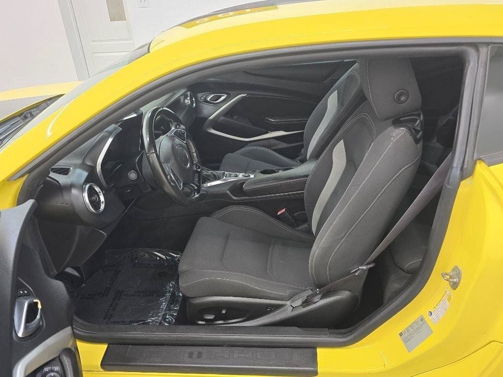 Used 2017 Chevrolet Camaro LT RWD image 9