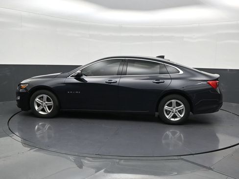 Used 2023 Chevrolet Malibu LS FWD image 2
