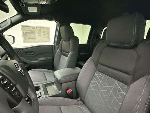 New 2026 Nissan Frontier SV w/ SV Convenience Package image 9
