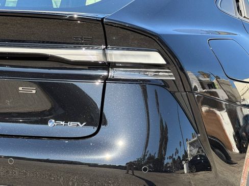 New 2027 Toyota Prius Plug-In Hybrid FWD image 32