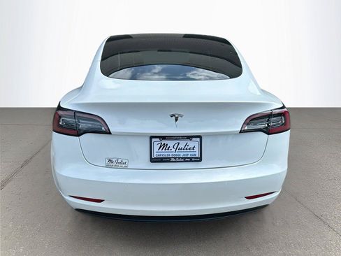 Used 2021 Tesla Model 3 Standard Range Plus RWD image 5
