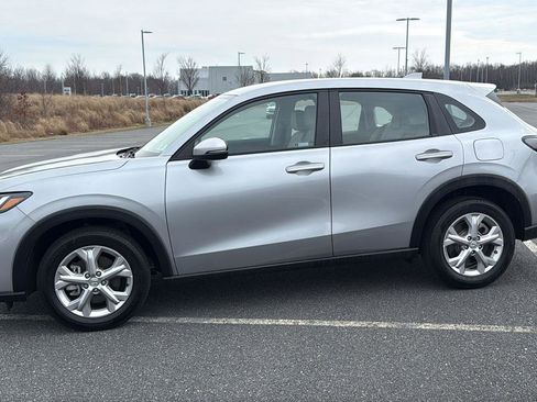 Used 2023 Honda HR-V LX image 13