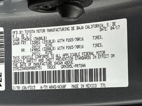 Used 2017 Toyota Tacoma TRD Off-Road w/ Tow Package (A/T) AWD/4WD image 23