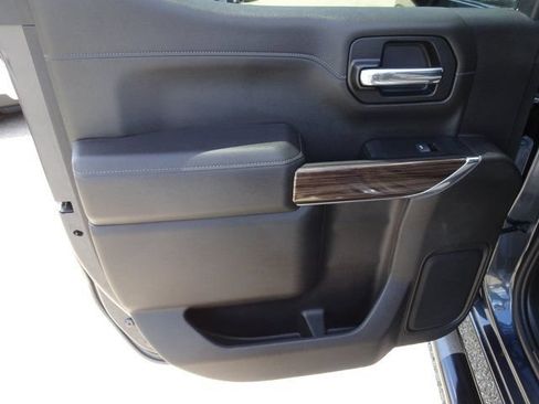 Used 2021 Chevrolet Silverado 1500 LT Trail Boss w/ Bed Protection Package AWD/4WD image 17