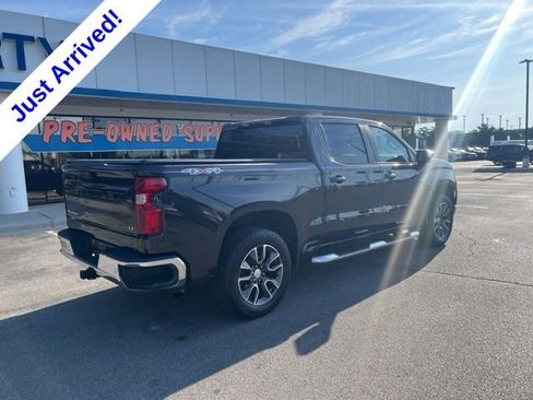 Used 2023 Chevrolet Silverado 1500 LT AWD/4WD image 3